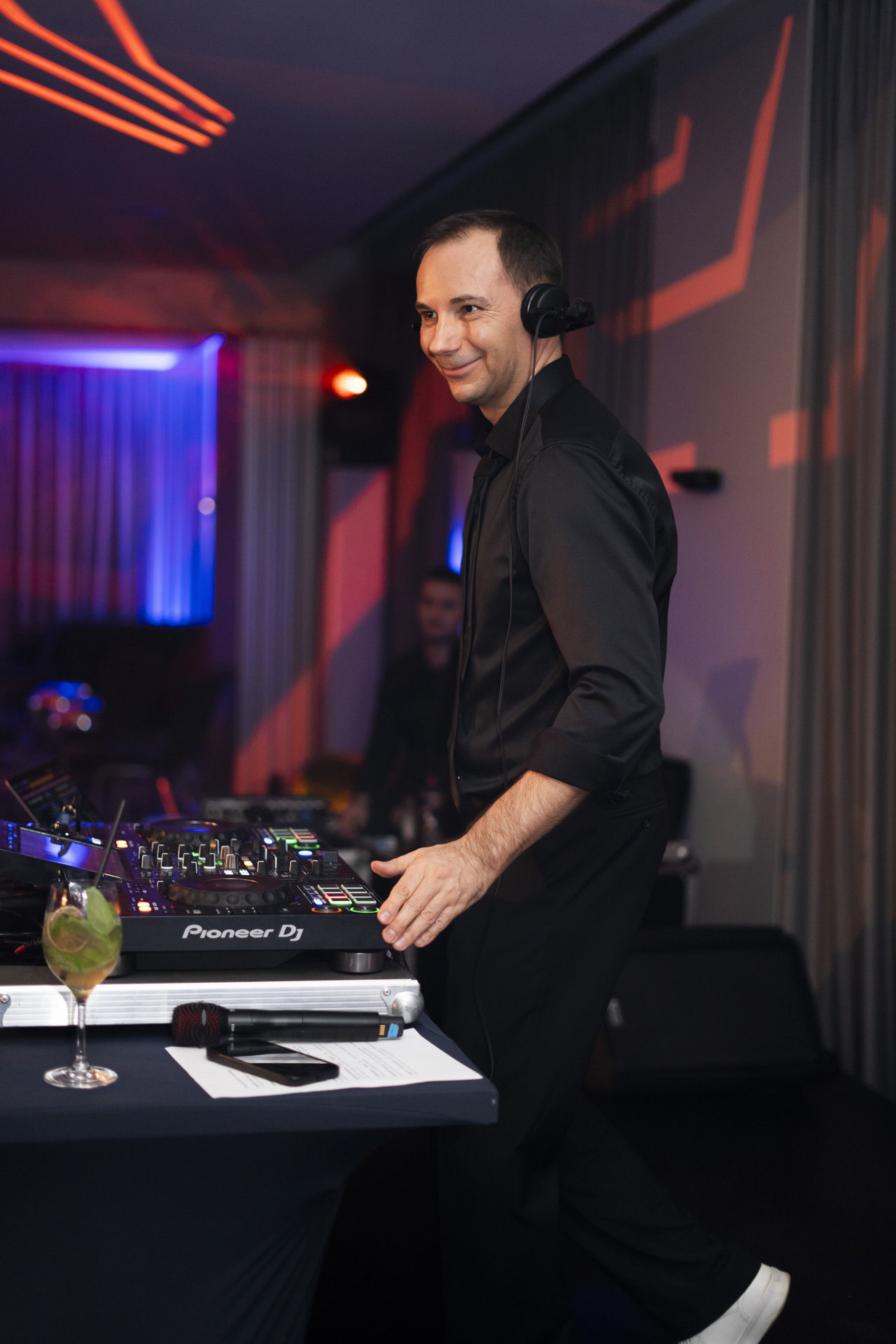 DJ Robin live